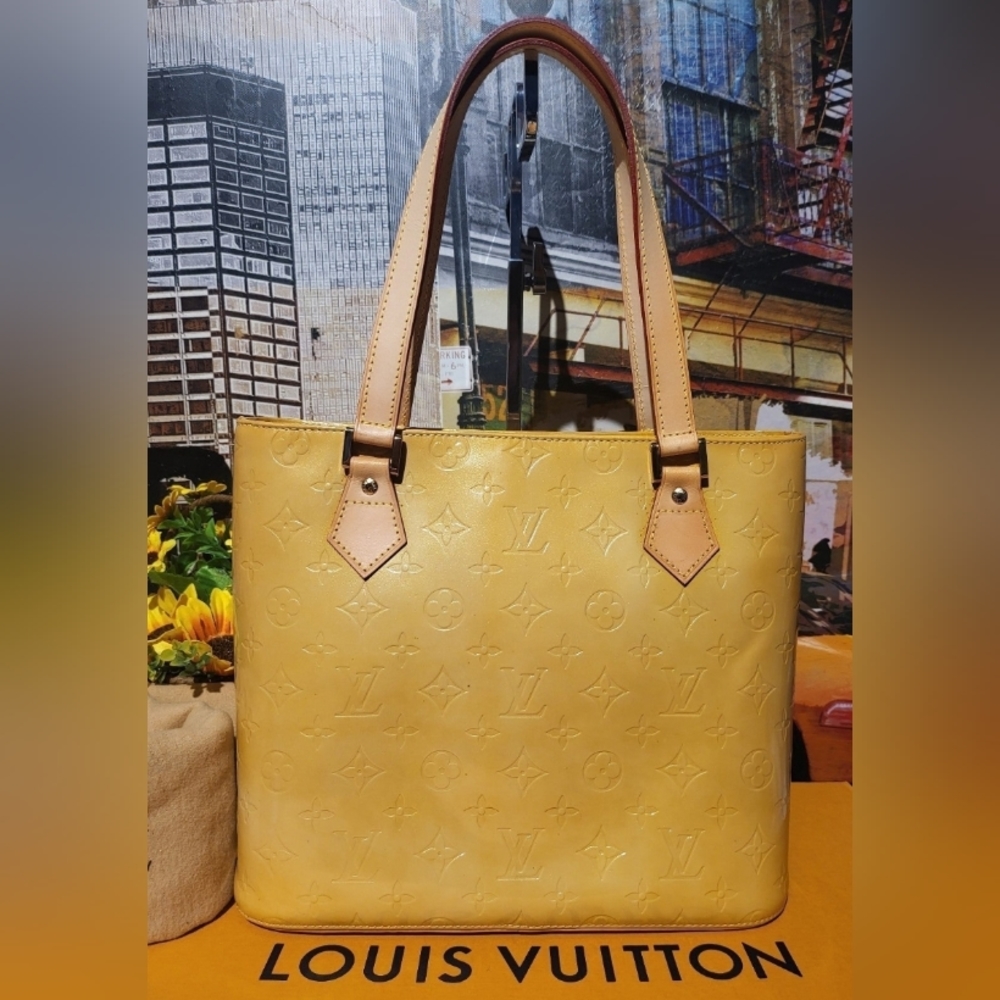 🔥SOLD🔥 LOUIS🌻VUITTON  Monogram Vernise Tote Bag - Picture 4 of 17
